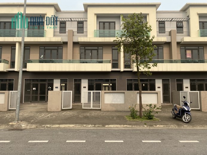 Bán GẤP căn SHOPHOUSE 120m2 nhà 2 mặt tiền trục phố KD 26m đã CÓ SỔ tại Centa City giá đáy 7,3x tỷ