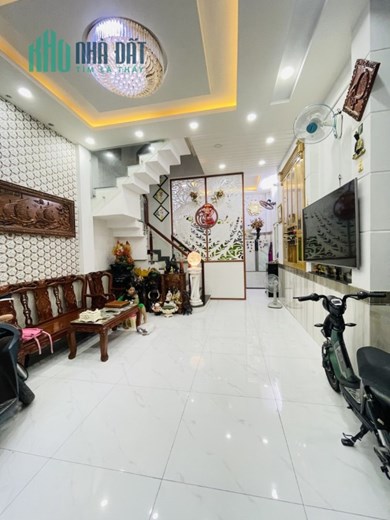 VIP Gò Vấp HXH thông 4 tầng 4 pn chỉ nhỉnh 5 Tỷ.