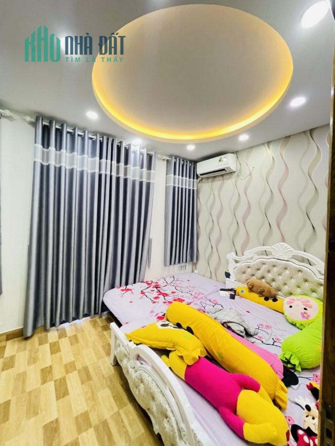 VIP Gò Vấp HXH thông 4 tầng 4 pn chỉ nhỉnh 5 Tỷ.