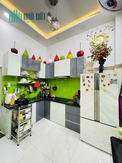 VIP Gò Vấp HXH thông 4 tầng 4 pn chỉ nhỉnh 5 Tỷ.
