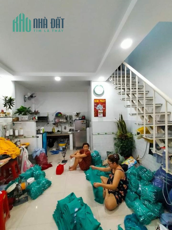 nhỉnh 1 tỷ nhà 25m2 2 tầng HXH phường 15 Tân Bình