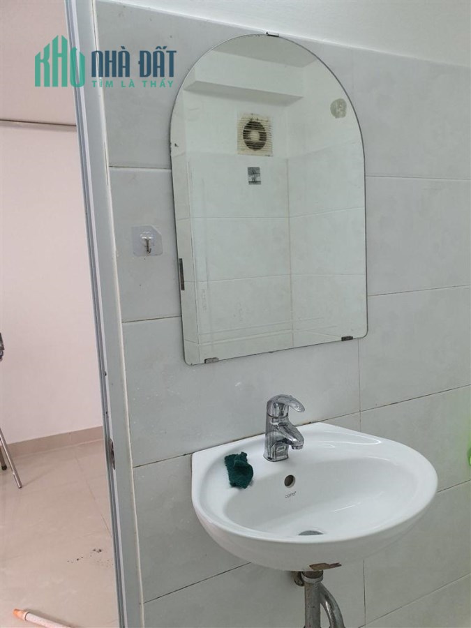 Phan Đăng Lưu Phòng master 1 khách bếp 1 phòng ngủ giá 6 tr