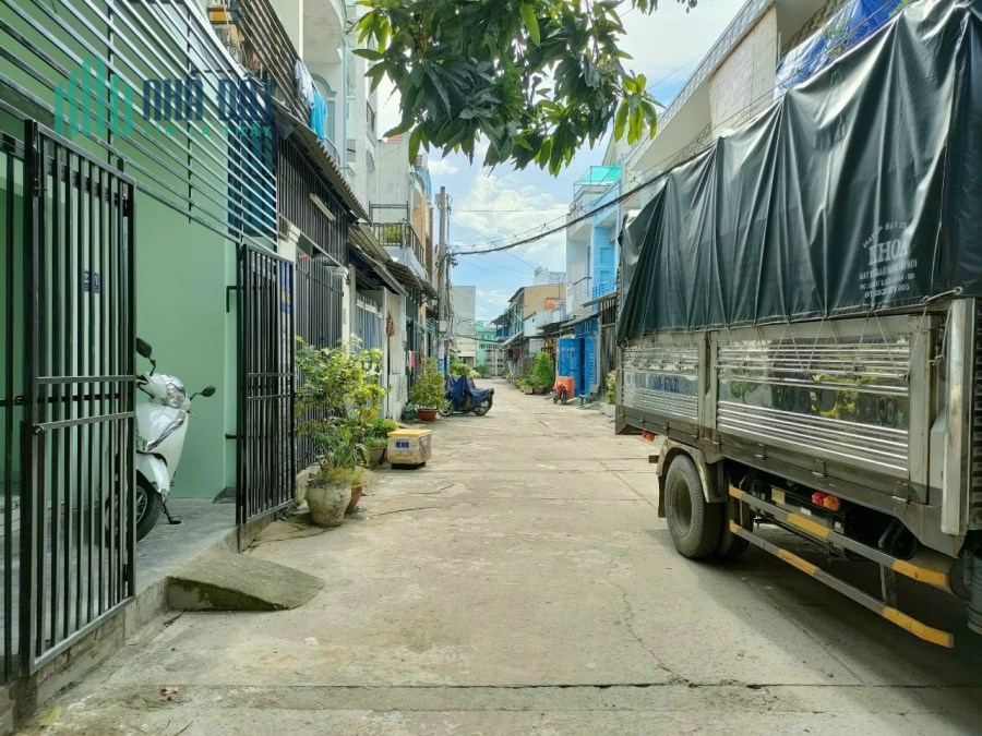 Bán nhà sẹc ngắn đường số 6  Bình Tân 40m2HXH 2 tầng 2 tỷ xx