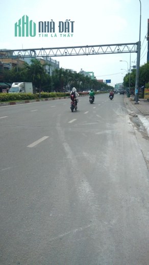 CHỦ NGỘP NGÂN HÀNG CẦN BÁN GẤP NHÀ MẶT TIỀN ĐƯỜNG TÔ KÝ- QUẬN 12- NGANG KHỦNG 18,6M- GIÁ GIẢM 02