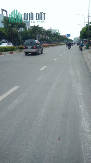 CHỦ NGỘP NGÂN HÀNG CẦN BÁN GẤP NHÀ MẶT TIỀN ĐƯỜNG TÔ KÝ- QUẬN 12- NGANG KHỦNG 18,6M- GIÁ GIẢM 02