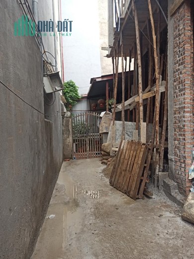 Bán đất tặng nhà  phố Thư Trung - Văn Cao, diện tích 59m có sân cổng, ngõ cực nông, GIÁ 2.4 tỉ