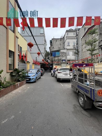Bán nhà phố Hồng Mai, ngõ nông thoáng, sổ vuông 40m, giá 4.05 tỷ