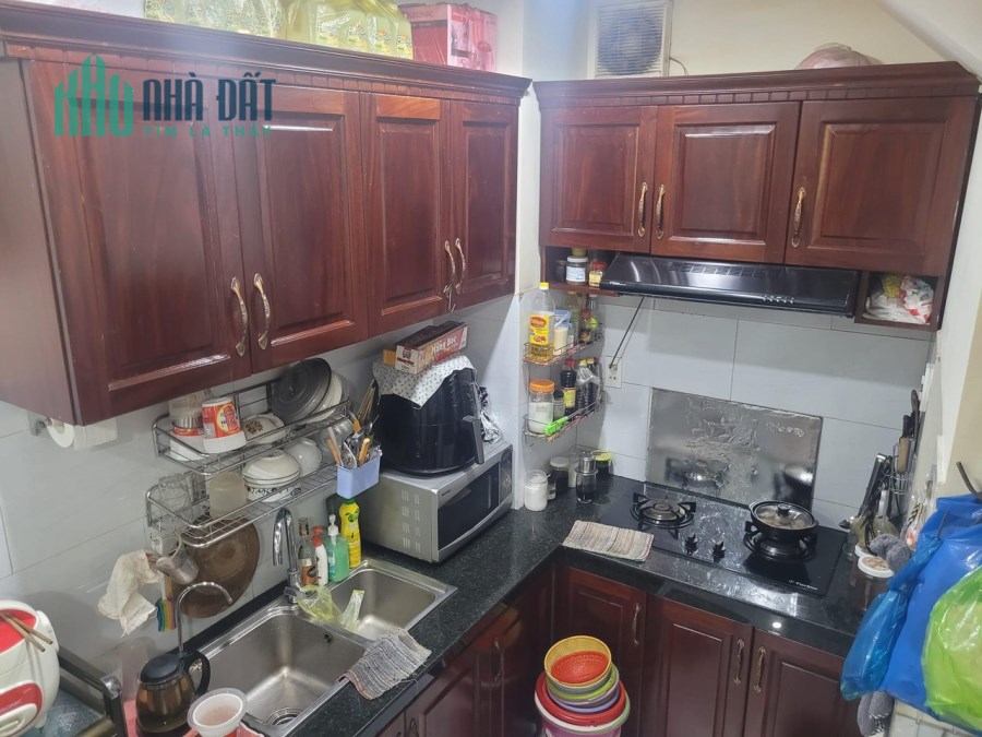 chính chủ gấp bán nhà 5 tầng đường tô hiệu, hẻm xe tải, 33m2 chỉ 4.3 tỷ