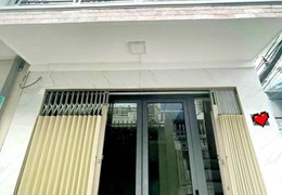 🌹Cần Bán Gấp  Nhà Nhỏ Tuy Nhỏ Mà Ấm Áp Tình Thương. Chỉ 30m Ra Trần Xuân Soạn Q7 .2 Tầng Nhà Ngay