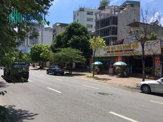 Bán gấp nhà phố Nguyễn Hoàng, cấp 4, 136m, mặt tiền 6.5m, kinh doanh, giá 23.9 tỷ