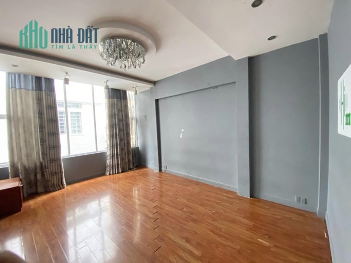 Bán nhà 47m2 quận Thanh Xuân, hàng xóm Royal City, ô tô tránh, kinh doanh đỉnh, giá chỉ 10,5 tỷ.