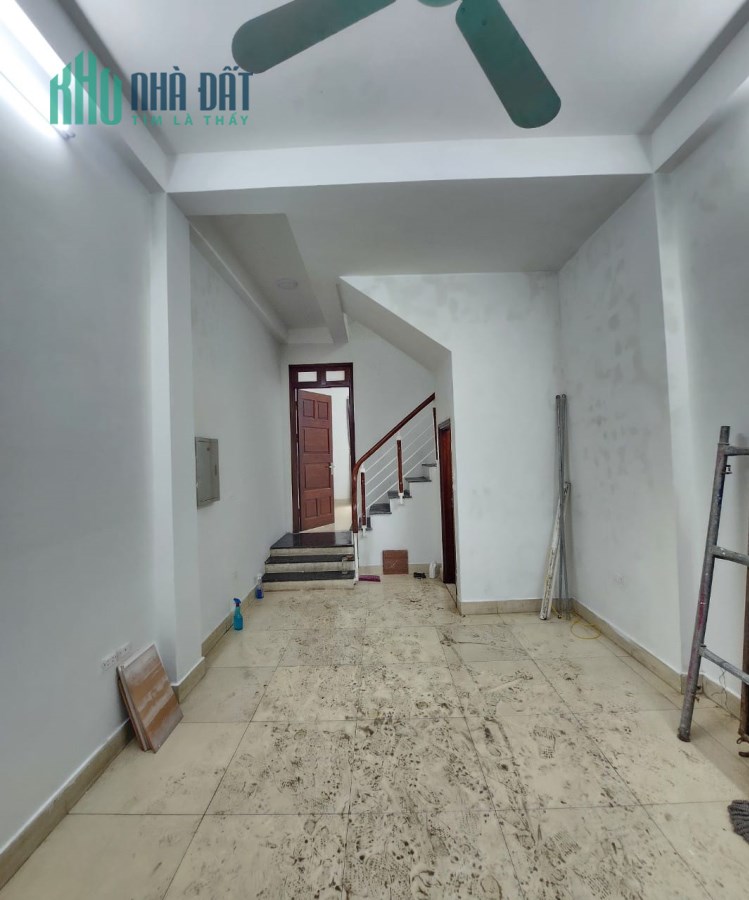 MẶT NGÕ CẦU GIẤY - Ở NGAY 42M2 x 4T 2 THOÁNG - OTO GẦN 3.75 Tỷ