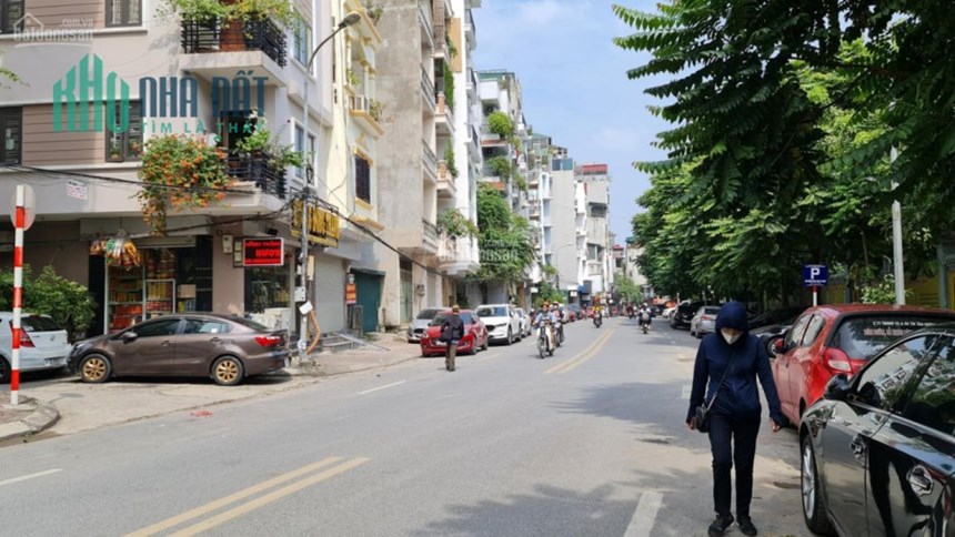 Bán nhà mặt phố Nguyễn Văn Tuyết - 40m2 - Vỉa hè rộng - Kinh doanh sầm uất, 21,5 tỷ.