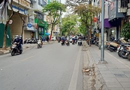 BÁN NHÀ CỬA BẮC 50M 6T MT 5M GIÁ 15 TỶ LÔ GÓC Ô TÔ ĐỖ CỬA