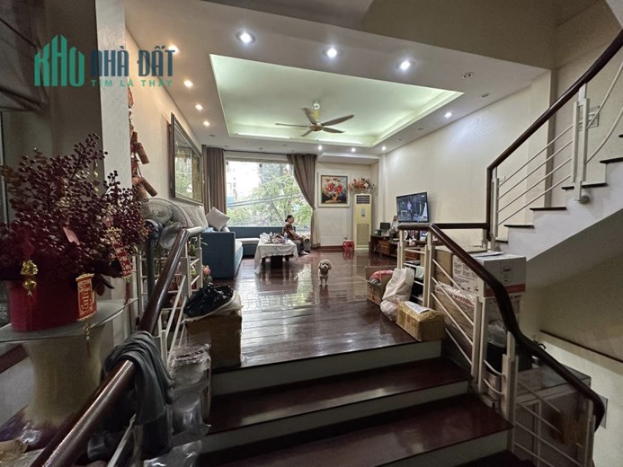 BÁN NHÀ CỬA BẮC 50M 6T MT 5M GIÁ 15 TỶ LÔ GÓC Ô TÔ ĐỖ CỬA