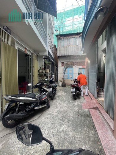 PHAN VĂN TRỊ NHÀ LÔ GÓC   2MẶT HẺM  SỔ A4   KHÔNG LỘ GIỚI 4,5TỶ