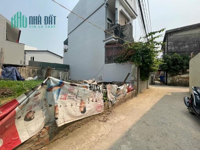 NỢ TIỀN BÁN GẤP 80M ĐẤT NAM HỒNG 2,XX TỶ  ĐƯỜNG 4M, THÔNG ÔTÔ GẦN KCN BẮC THĂNG LONG.