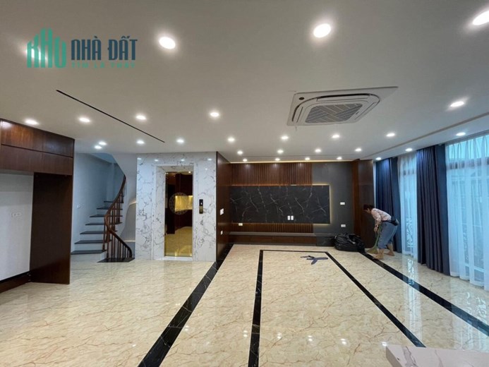Hoàng Cầu, 6 tầng thang máy, nhà đẹp, VIP Đống Đa, 90m2 giá 22 tỉ 5.