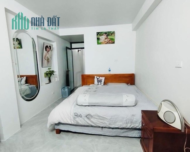 BÁN NHÀ  PHỐ TRÍCH SÀI, GẦN HỒ TÂY LỘNG GIÓ, DT30Mx 6TẦNG, MT 4.2M, 3.9 TỶ, 0878679666.