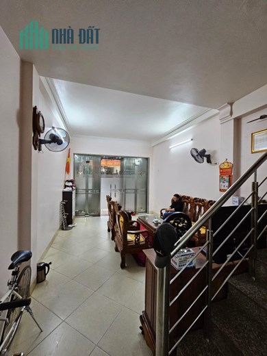 Bán nhà 4T Ngõ 93 Hoàng Văn Thái 55m2, MT4.2m, ÔTÔ Tránh, 11.8 TỶ. LH 0936687171.