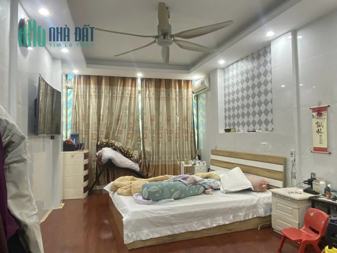 BÁN NHÀ MẶT PHỐ NÚI TRÚC, BA ĐÌNH, NHÀ ĐẸP, VỈA HÈ, KINH DOANH ĐỈNH, 45M2*5T, CHỈ 15 TỶ.