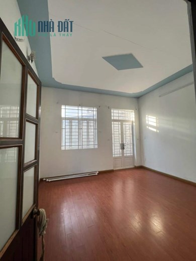 GÒ VẤP - CHỢ HẠNH THÔNG TÂY - GIÁ ĐẦU TƯ
NHÀ ĐẸP SỔ ĐẸP DT 50M2 NGANG 4,5M NỞ HẬU, ĐẤT DÂN CƯ HIỆN