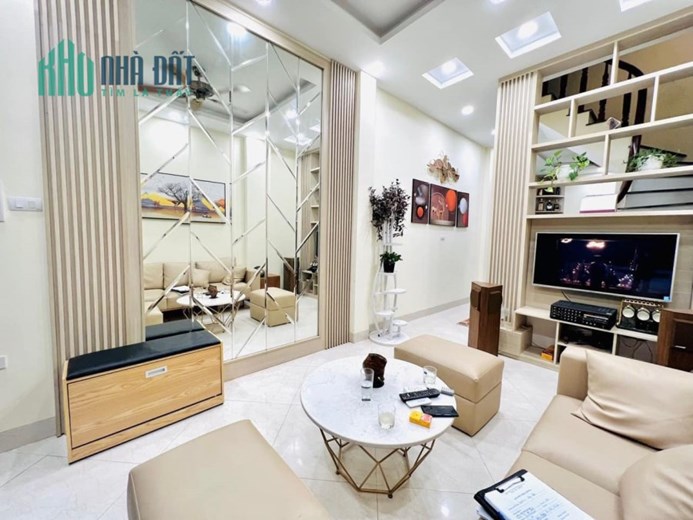 Bán nhà riêng Tứ Hiệp, Thanh Trì, Hà Nội, 42m, 5 tầng nhỉnh 2 tỷ