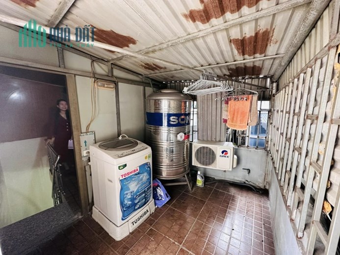SÁT VĂN MIẾU - Nhà 3 tầng phố Nguyễn Khuyến – 15m2 chỉ 1.55 tỷ - HAI THOÁNG, NGÕ THẲNG GẦN PHỐ