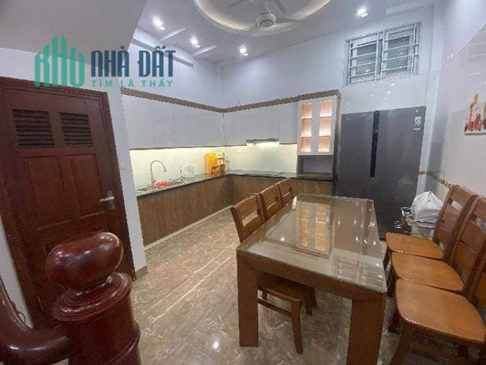 Bán nhà phân lô phố Nguyễn Chí Thanh 7 tầng thang máy DT55m