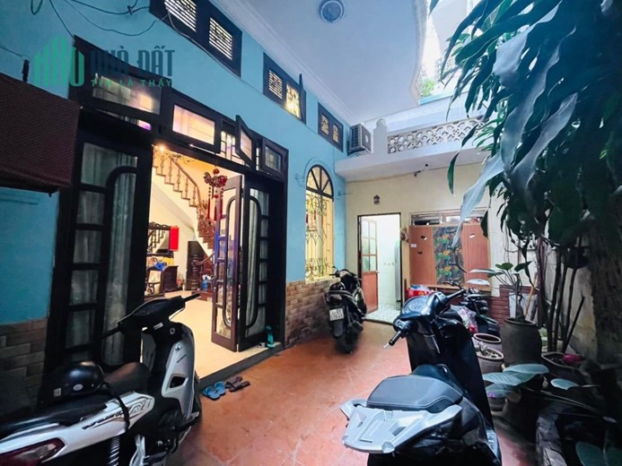 Bán nhà Đê La Thành, Đống Đa 68m2 giá 6,4 tỷ nhà đẹp ở ngay.