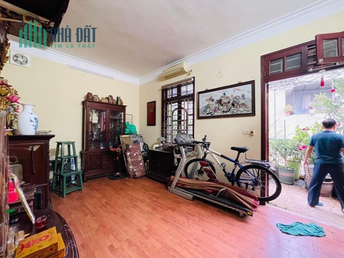 Bán nhà Đê La Thành, Đống Đa 68m2 giá 6,4 tỷ nhà đẹp ở ngay.