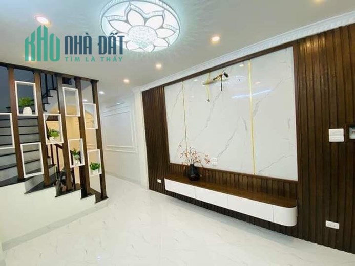 CHỈ 5,1 TỶ CÓ NHÀ MỚI 5 TẦNG NGAY NGÃ TƯ SỞ OTO ĐỖ CỬA