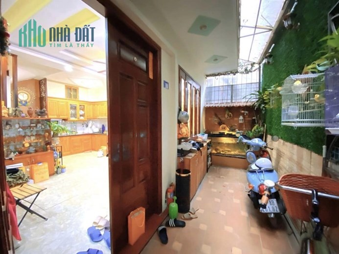 Bán nhà Thuỵ Khuê gần Hồ Tây, Nhà 5 tầng đẹp ở ngay, 31m2, giá 3.8 tỷ