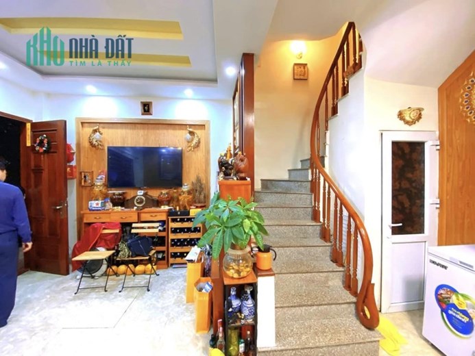 Bán nhà Thuỵ Khuê gần Hồ Tây, Nhà 5 tầng đẹp ở ngay, 31m2, giá 3.8 tỷ