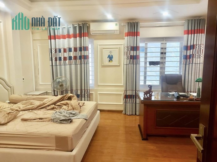 Bán nhà Thuỵ Khuê gần Hồ Tây, Nhà 5 tầng đẹp ở ngay, 31m2, giá 3.8 tỷ
