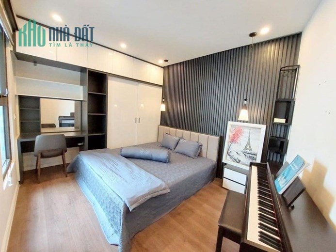 BÁN NHÀ LÒ ĐÚC,Ô TÔ ĐỖ CỔNG, Ở LUÔN, GẦN HỒ 33M2X5 TẦNG  GIÁ NHỈNH 5 TỶ