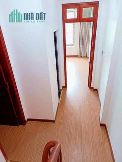 Trung tâm Cầu Giấy, nhà đẹp ở ngay, 50m2x 5 tầng thoáng sáng, ô tô đỗ, 9 tỷ