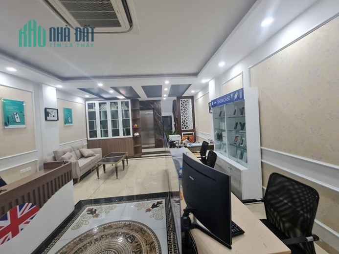 Bán nhà Trần Quốc Hoàn, 65m2, phân lô, ô tô tránh, ở ngay, rẻ nhất phố, 12 tỷ