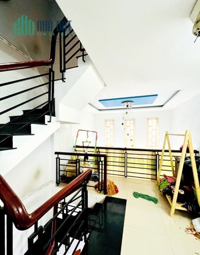 Hiếm BÁn nhà Đông Hồ 44m2 - 5 tầng - hẻm 6m sát MT