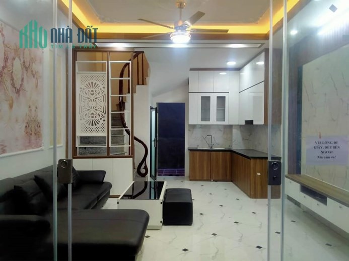 NHÀ 3 TẦNG, ĐÔNG NGẠC, NGÕ TO, MẶT TIỀN RỘNG, Ô TÔ ĐỖ CỬA, ĐẤT HIẾU HỌC, QUAN CHỨC Ở, DT 40M2.