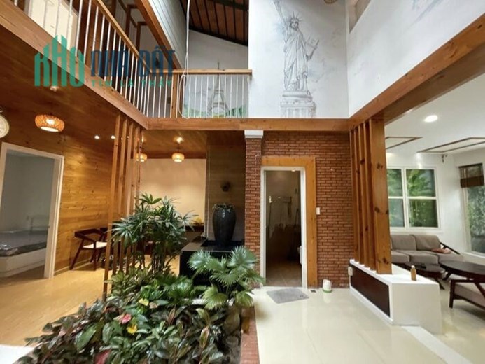Biệt Thự Tuyệt Đẹp Him Lam Q7, 214m2, 2 tầng, ngang 10m, Giá 26.5 Tỷ, sân vườn thoáng mát
