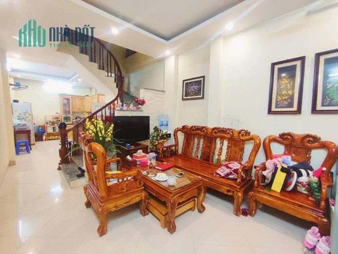 CHỈ HƠN 5 TỶ - 53M2 – 10M RA NGÕ Ô TÔ – NHÀ DÂN XÂY 3 MẶT THOÁNG – SÁT NGÃ TƯ SỞ