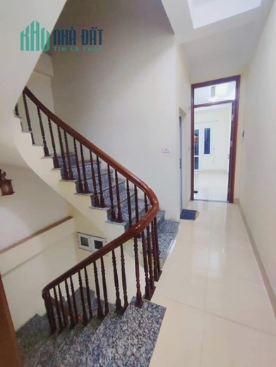 CHỈ HƠN 5 TỶ - 53M2 – 10M RA NGÕ Ô TÔ – NHÀ DÂN XÂY 3 MẶT THOÁNG – SÁT NGÃ TƯ SỞ