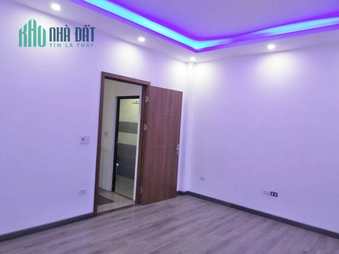 BÁN GẤP NHÀ ĐẸP MỚI TỪ LIÊM - Ô TÔ - MẶT TIỀN RỘNG NỞ HẬU - HƠN 3 TỶ - ẢNH THẬT
