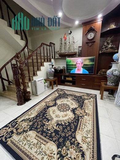 Chính chủ cần bán nhà 5 tầng số 9A ngõ 154 nghách 7 phố Ngọc Lâm, Long Biên, Hà Nội.