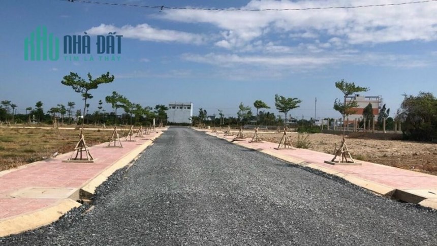 Bán đất mệt tiền đường huỳnh thị đức, phường 5 tân an, diện tích 2000m2 đất lúc giá 5,5 tỷ