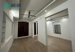 Cho thuê tầng 2,3 mặt phố Lò Đúc, MT 12m, DT 400m, lối đi riêng biệt, 35 triệu