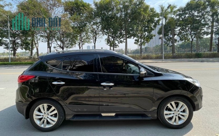 Bán TUCSON 2.0 ,nhập khẩu ,sản xuất 2011, màu đen 1 Nguyễn Văn Huyên,Cầu Giấy,Hà Nội.