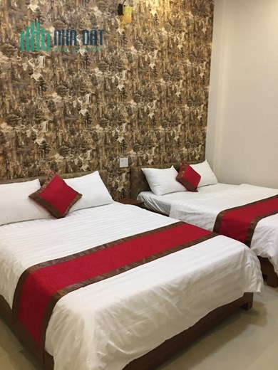 Cần tiền bán gấp Khách Sạn đẹp ngay trung tâm đường Bùi Thị Xuân, Đà Lạt giá 35 tỷ