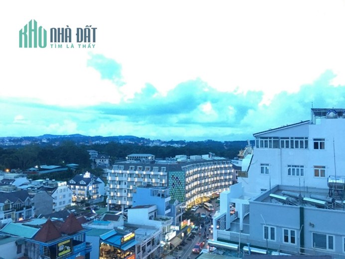 Cần tiền bán gấp Khách Sạn đẹp ngay trung tâm đường Bùi Thị Xuân, Đà Lạt giá 35 tỷ